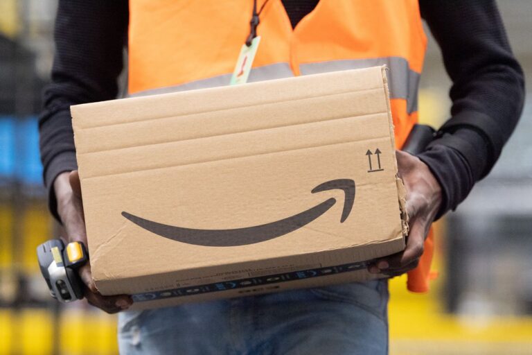 Amazon: beni di prima necessità al primo posto fino al 5 Aprile