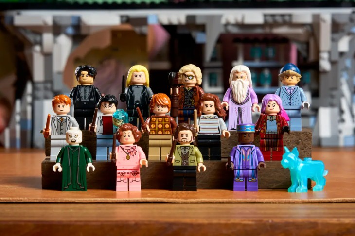 LEGO 76476 Ministero della Magia Edizione del Collezionista: 3.491 pezzi, 14 minifigure, 429,99€. Scopri la novità Harry Potter dal 29 agosto.