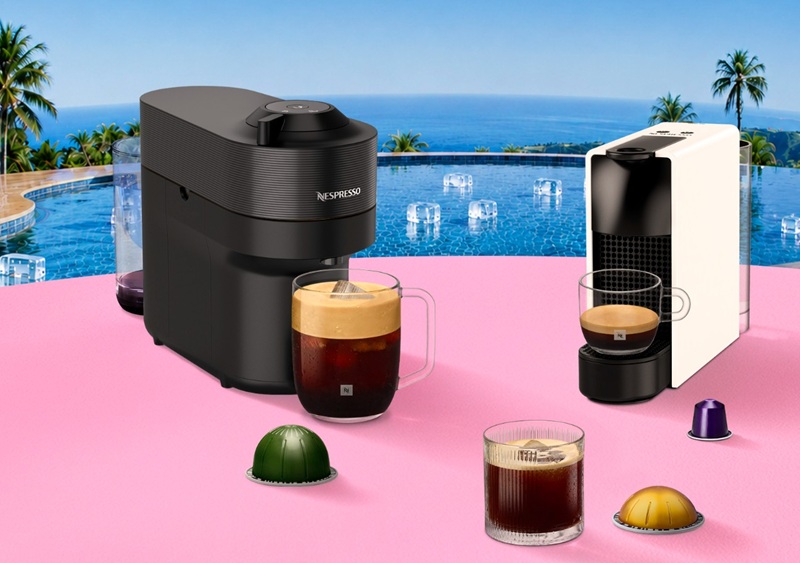 Promo Nespresso Essential fino al 23 agosto: Vertuo Pop a 69€ ed Essenza Mini a 89€, entrambe con 100 capsule incluse. Approfittane subito.
